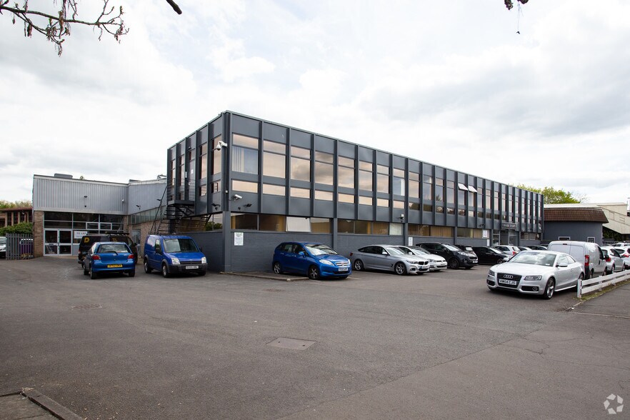 326-338 Molesey Rd, Walton On Thames en alquiler - Foto principal - Imagen 2 de 17