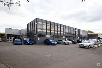 326-338 Molesey Rd, Walton On Thames en alquiler Foto del edificio- Imagen 1 de 24