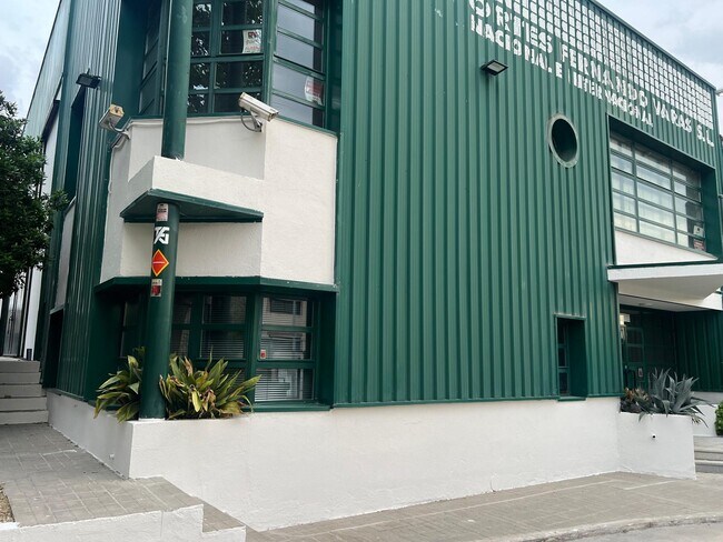 Más detalles de Nave en alquiler