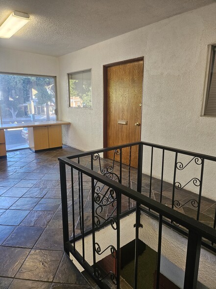 15317 Paramount Blvd, Paramount, CA en alquiler - Lobby - Imagen 3 de 25