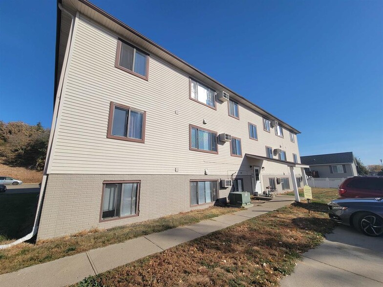 1000-1008 Crawford Rd S, Vermillion, SD en venta - Foto del edificio - Imagen 2 de 12