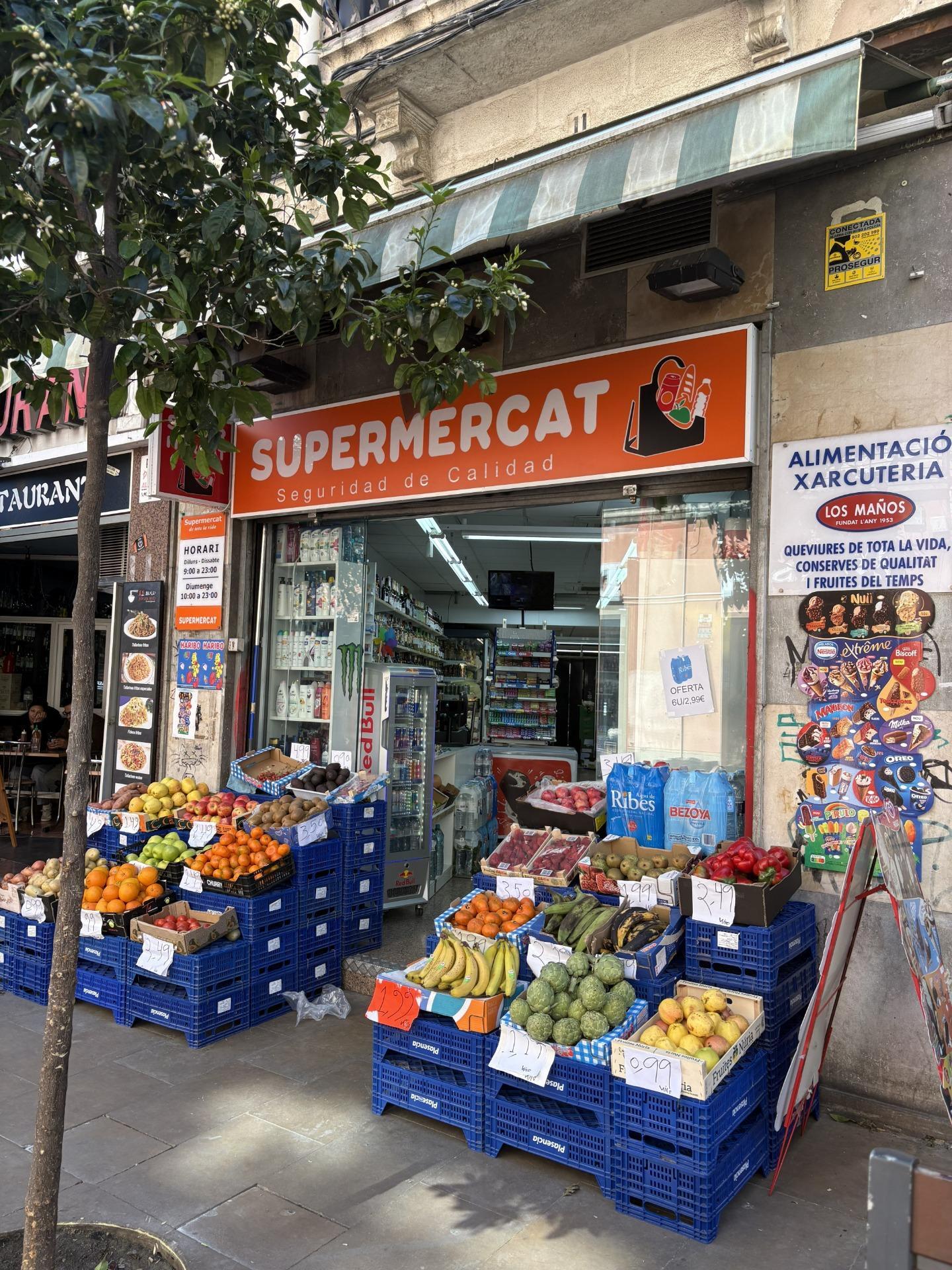 Edificio residencial en Barcelona, Barcelona en venta Foto principal- Imagen 1 de 2