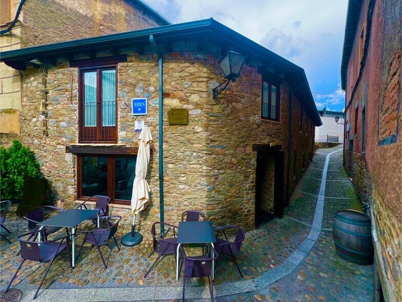 Local en Villafranca del Bierzo, León en venta - Foto del edificio - Imagen 1 de 38