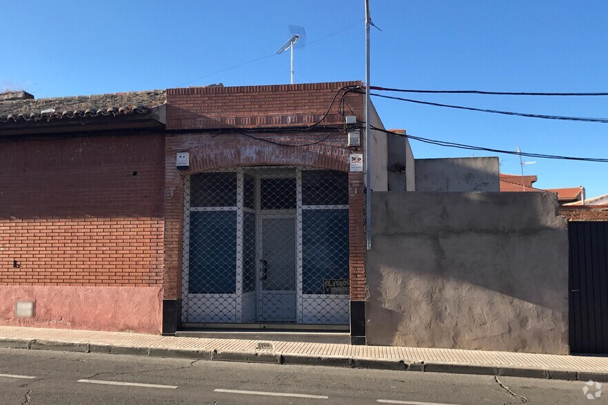 Calle Don Hipólito Ezquerra, 31, Fuensalida, Toledo en venta - Foto del edificio - Imagen 2 de 13