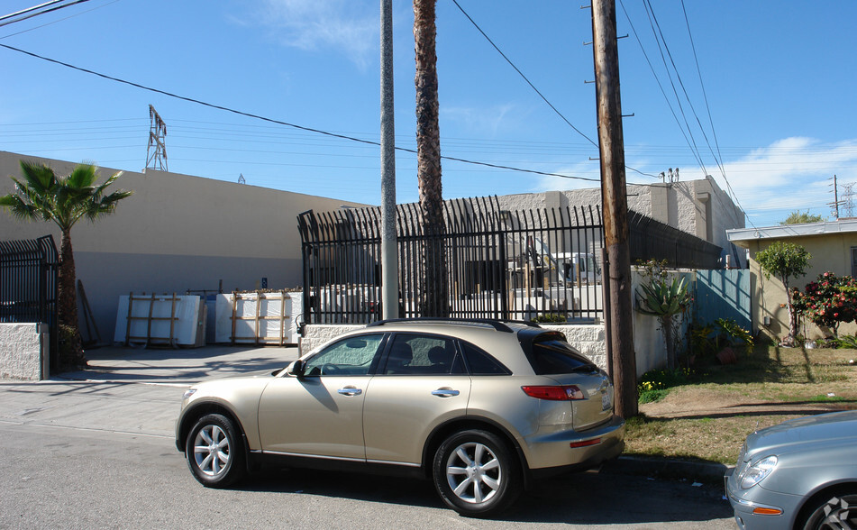 7331 Hinds Ave, North Hollywood, CA en venta - Foto del edificio - Imagen 3 de 12