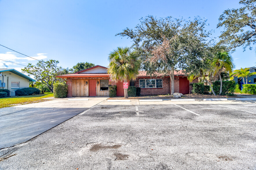 11470 Oakhurst Rd, Largo, FL en venta - Foto del edificio - Imagen 2 de 25