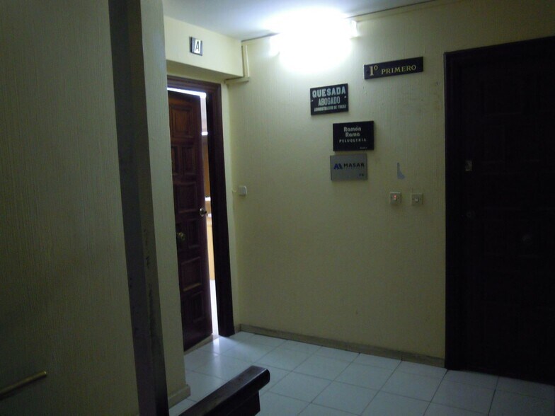 Oficina en A Coruña en alquiler - Vestíbulo - Imagen 2 de 25