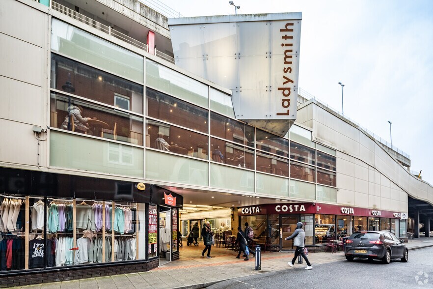 Old St, Ashton Under Lyne en alquiler - Foto del edificio - Imagen 2 de 10