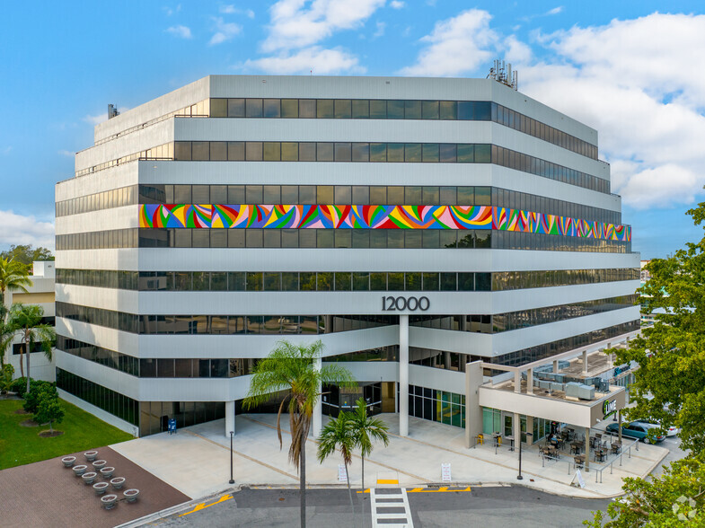 12000 Biscayne Blvd, Miami, FL en alquiler - Foto del edificio - Imagen 1 de 25