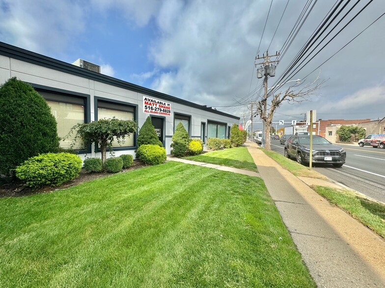 191 Herricks Rd, New Hyde Park, NY en venta - Foto del edificio - Imagen 1 de 25