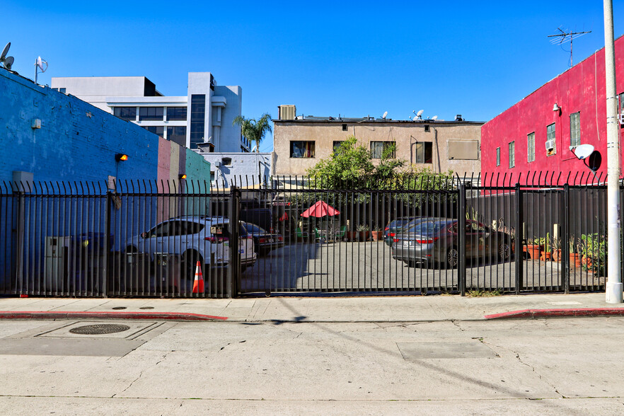 1633 Cosmo St, Los Angeles, CA en alquiler - Foto del edificio - Imagen 3 de 3