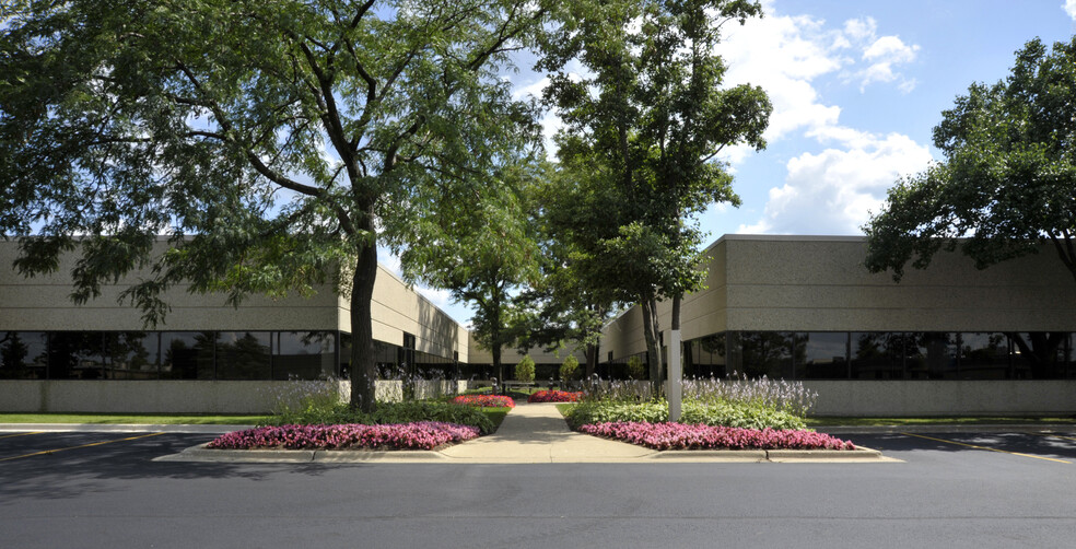 2505 S Finley Rd, Lombard, IL en alquiler - Foto del edificio - Imagen 1 de 58