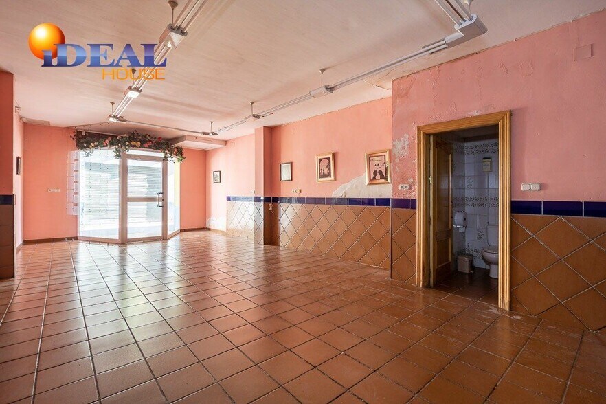 Local en Ogíjares en venta - Foto del interior - Imagen 2 de 9