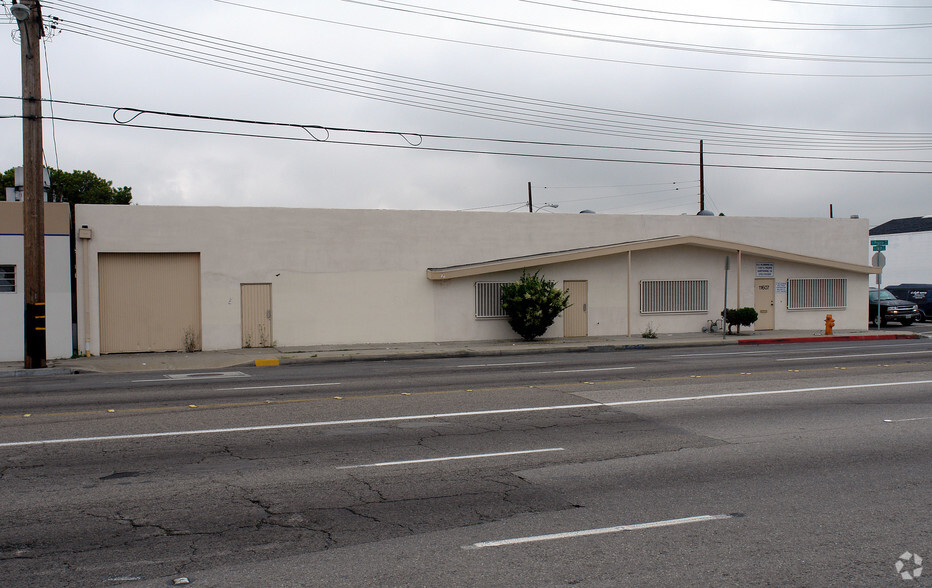 11607 Prairie Ave, Hawthorne, CA en alquiler - Foto del edificio - Imagen 2 de 3