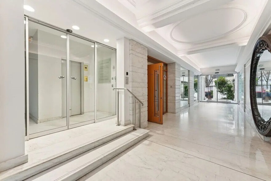 9-11 Avenue Franklin D. Roosevelt, Paris en alquiler - Foto del edificio - Imagen 2 de 14