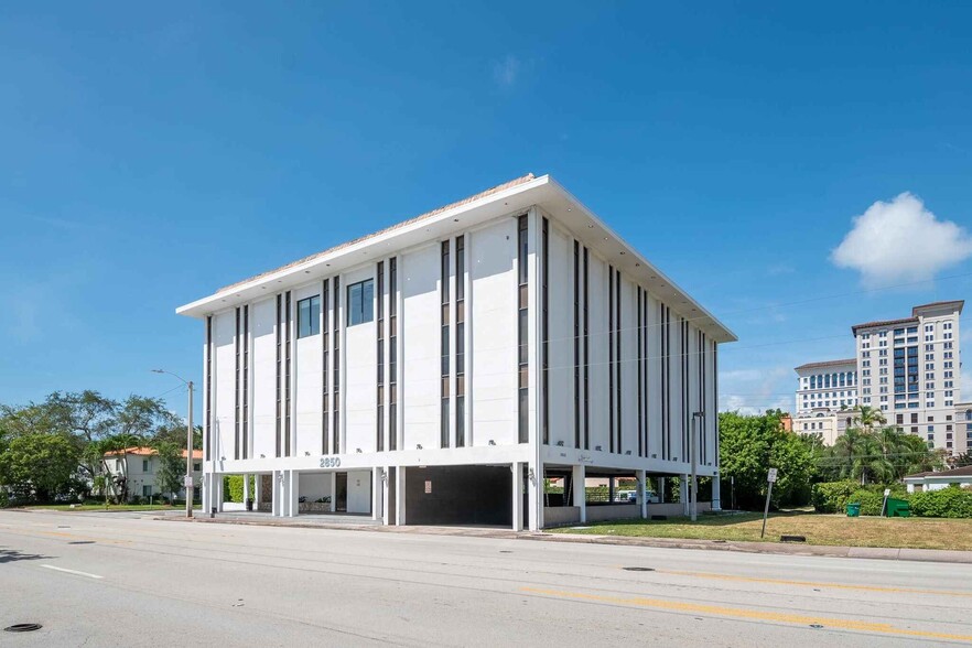 2850 S Douglas Rd, Coral Gables, FL en alquiler - Foto del edificio - Imagen 1 de 10