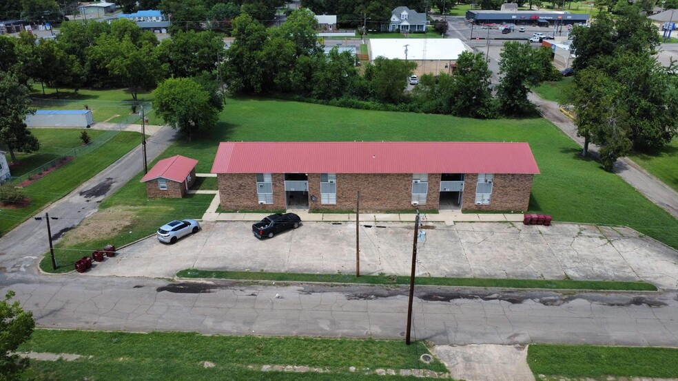 800 W Washington St, Clarksville, TX en venta - Foto del edificio - Imagen 1 de 29