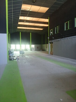 Más detalles de Calle del Gamonal, 71, Madrid - Nave en alquiler