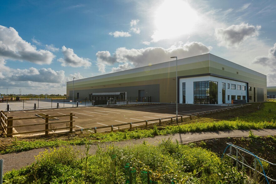 C112 Chippenham Rd, Chippenham en alquiler - Foto del edificio - Imagen 3 de 42
