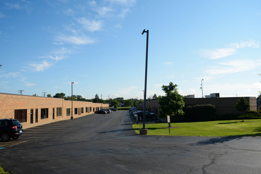 720 Industrial Dr, Cary, IL en alquiler - Foto del edificio - Imagen 2 de 5