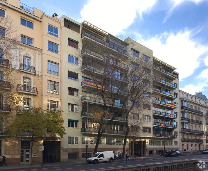 Calle de Almagro, 26, Madrid, Madrid en alquiler - Foto del edificio - Imagen 2 de 4