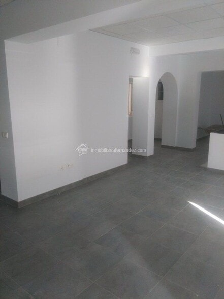Local en Cáceres en venta - Foto del edificio - Imagen 3 de 7