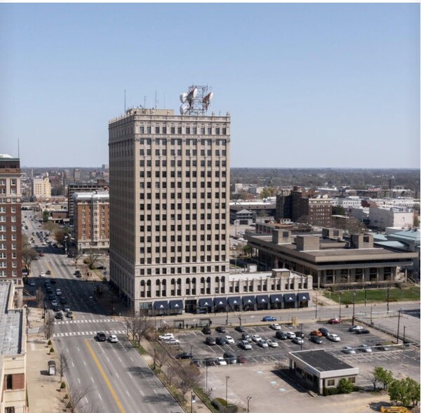 332 W Broadway, Louisville, KY en venta - Foto del edificio - Imagen 3 de 43