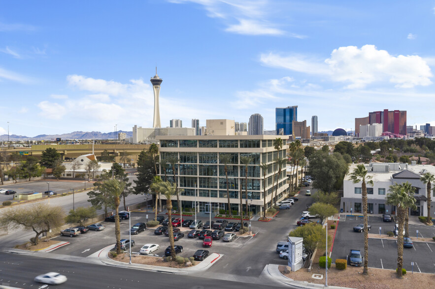 1701 W Charleston Blvd, Las Vegas, NV en alquiler - Foto del edificio - Imagen 3 de 8