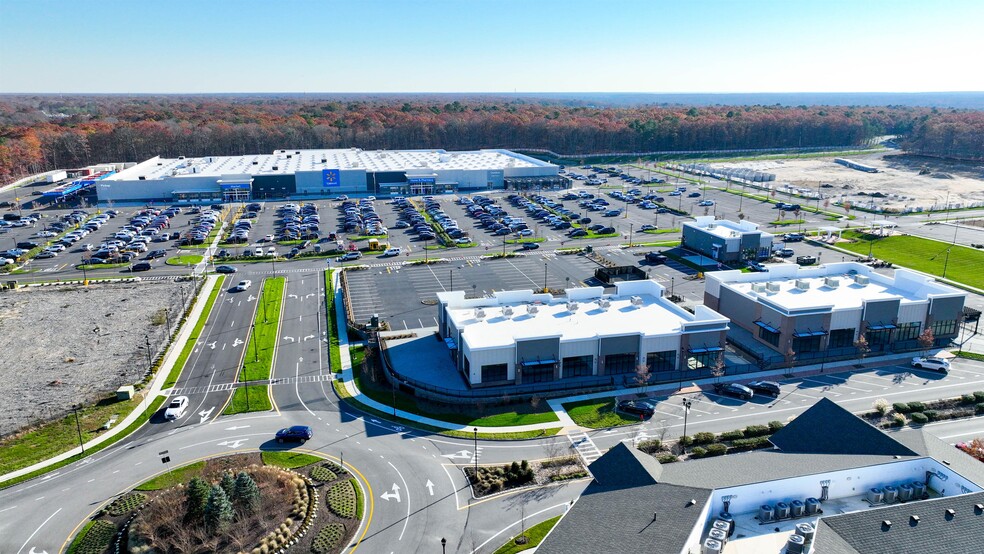 901 Boulevard E, Yaphank, NY en alquiler - Foto del edificio - Imagen 2 de 17