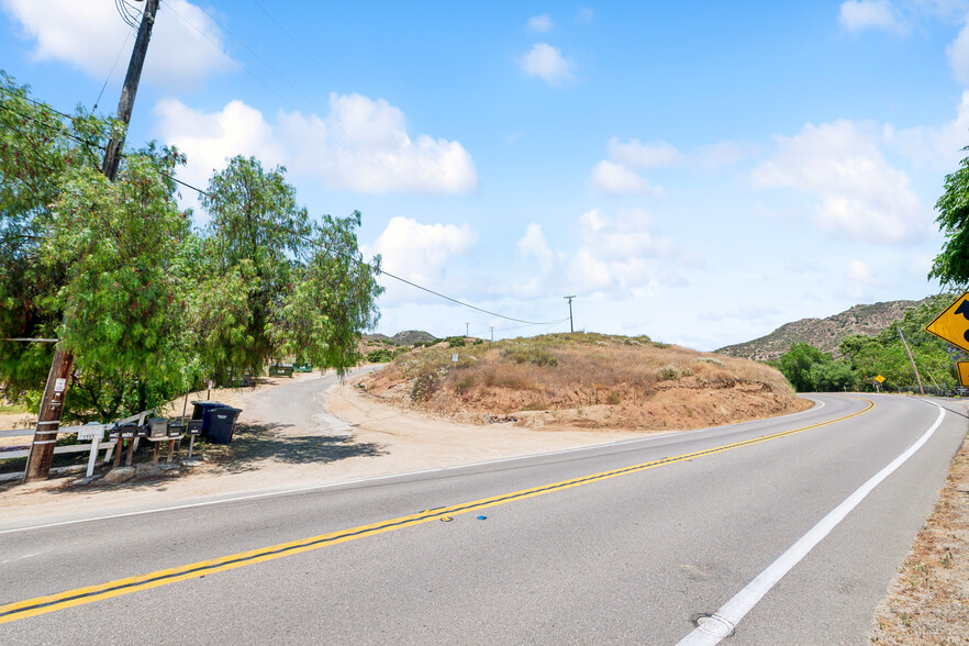 Harbison Canyon Rd, El Cajon, CA en venta - Foto del edificio - Imagen 3 de 8