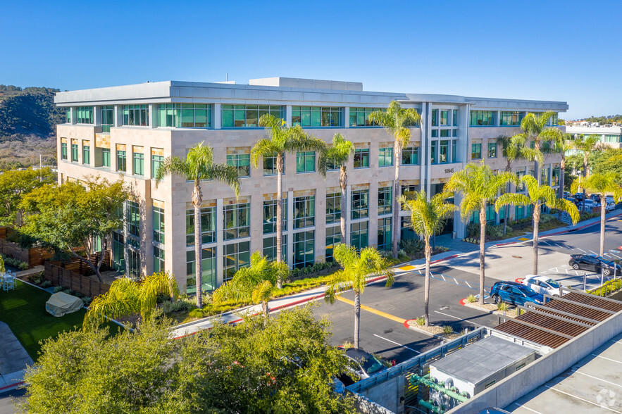 10945 Vista Sorrento Pky, San Diego, CA en alquiler - Foto del edificio - Imagen 1 de 16