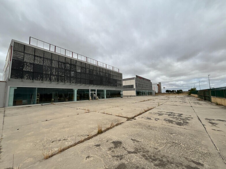 Nave en Arévalo, Ávila en venta - Foto del edificio - Imagen 2 de 13