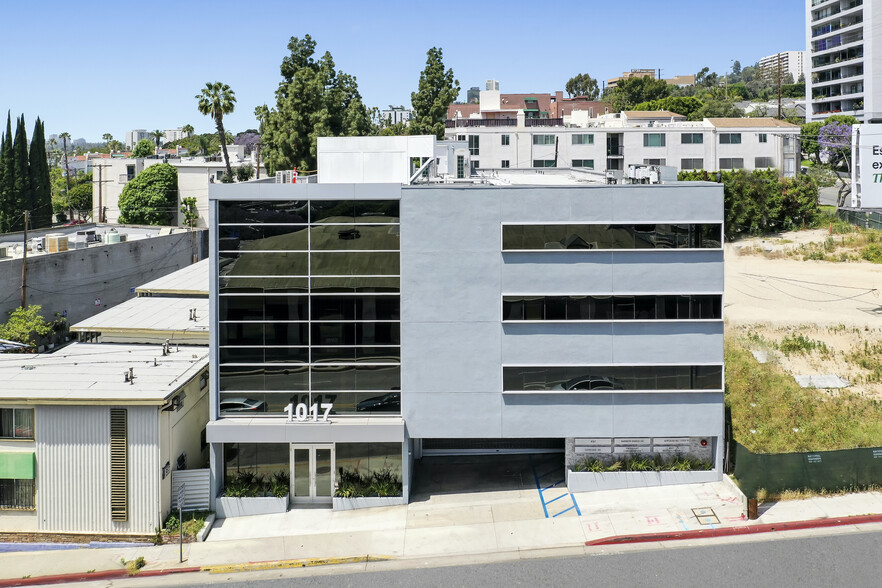 1017 N La Cienega Blvd, West Hollywood, CA en alquiler - Foto del edificio - Imagen 2 de 4