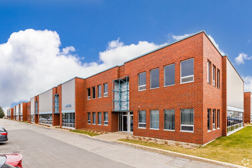 5750-5850 Rue Cypihot, Montréal, QC en venta - Foto principal - Imagen 1 de 1