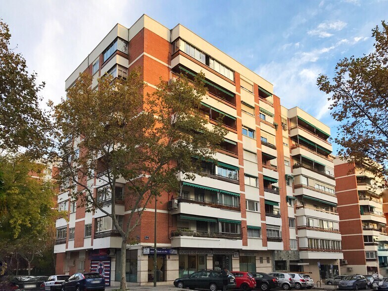 Calle de Mesena, 108, Madrid, Madrid en venta - Foto principal - Imagen 1 de 1