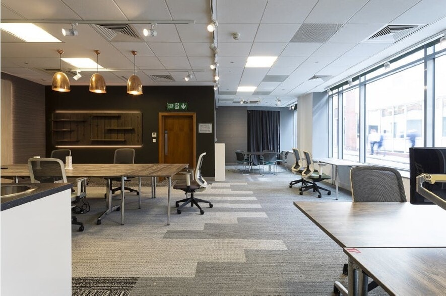 106-109 Saffron Hl, London en venta - Foto del edificio - Imagen 2 de 5