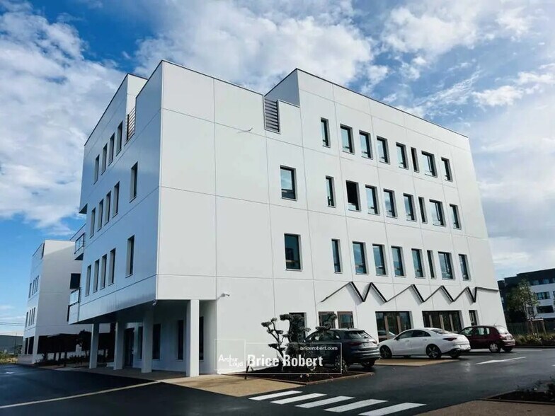 Oficina en Genas en venta - Foto del edificio - Imagen 2 de 15