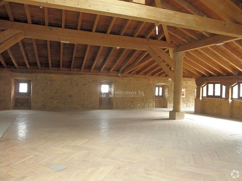 Locales en Sepúlveda, Segovia en venta - Foto del edificio - Imagen 2 de 56