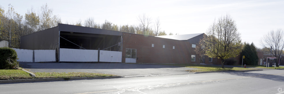 2155 Boul Industriel, Chambly, QC en venta - Foto del edificio - Imagen 2 de 12