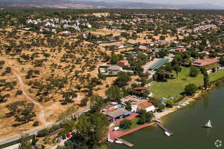 Urbanización Serranillos Playa Sc, 26, San Román de los Montes, Toledo en venta - Foto del edificio - Imagen 2 de 4