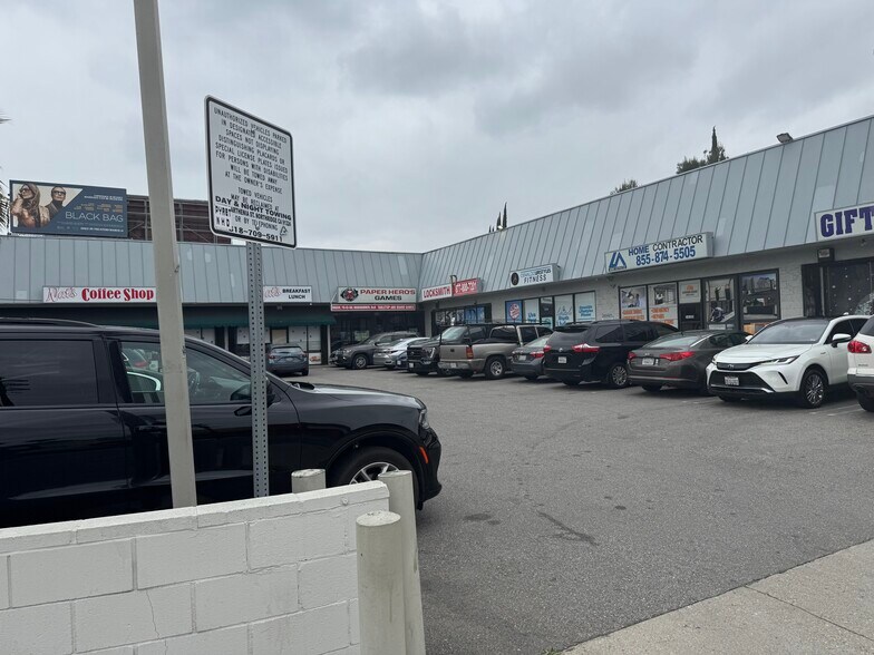 14103-14115 Burbank Blvd, Van Nuys, CA en venta - Foto del edificio - Imagen 1 de 1