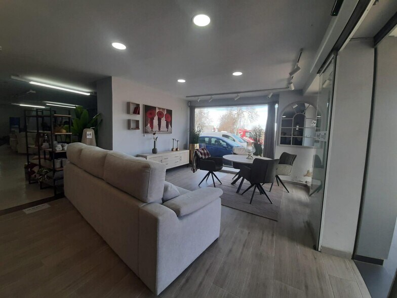 Nave en Cáceres, Cáceres en venta - Foto del edificio - Imagen 2 de 30