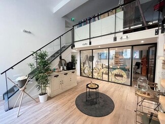 Más detalles de 3 Rue Saint Claude, Lyon - Oficina en alquiler