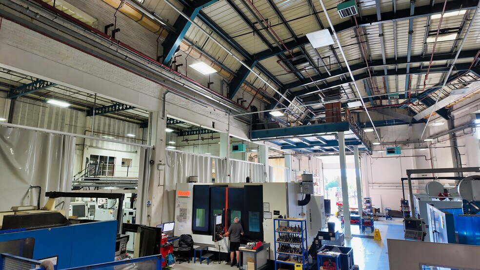 Units F & H Staverton Technology Park cartera de 2 inmuebles en venta en LoopNet.es - Foto del interior - Imagen 3 de 7