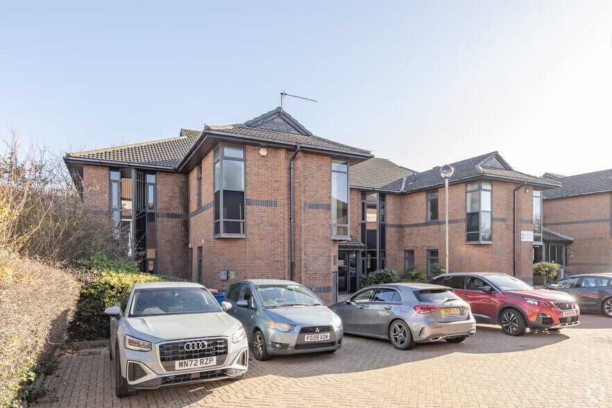 4 Woodlands, Bradley Stoke en alquiler - Foto del edificio - Imagen 3 de 3