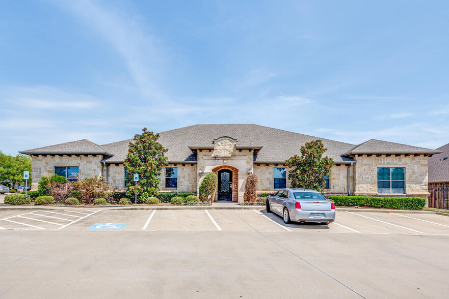 8209 Mid Cities Blvd, North Richland Hills, TX en alquiler - Foto del edificio - Imagen 1 de 8