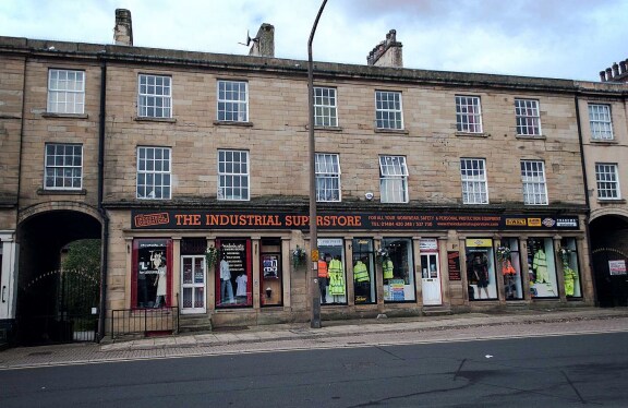 11-15 Bridge St, Huddersfield en alquiler Foto principal- Imagen 1 de 2