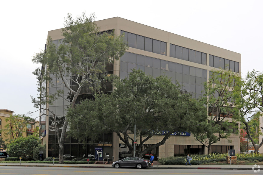 16130 Ventura Blvd, Encino, CA en alquiler - Foto del edificio - Imagen 3 de 3