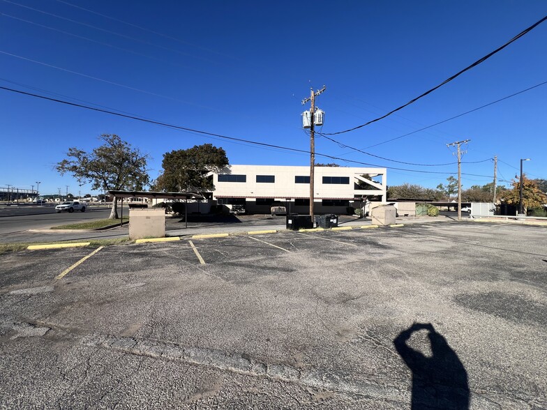 801 N Big Spring St, Midland, TX en venta - Foto del edificio - Imagen 3 de 11