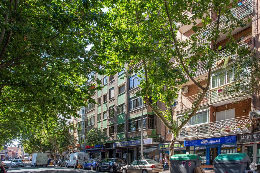Calle Torrelaguna, 9, Alcalá de Henares, Madrid en alquiler - Foto del edificio - Imagen 3 de 3
